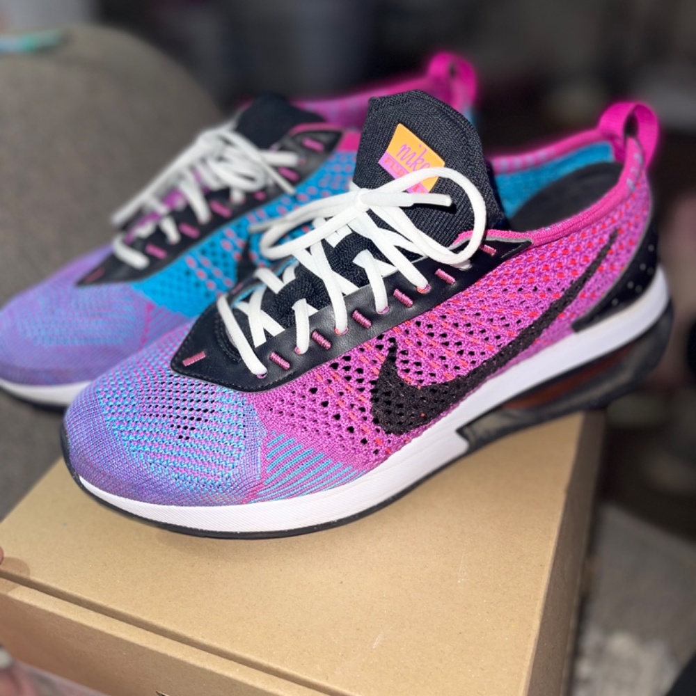 Nike Air Max Flynit - Picture 4 of 8